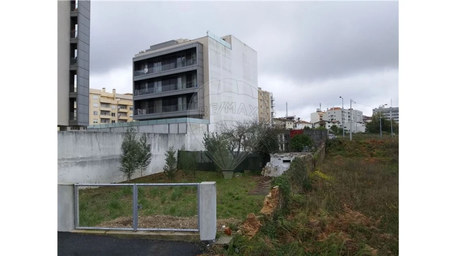 Terreno para Venda em São João da Madeira Foto 8