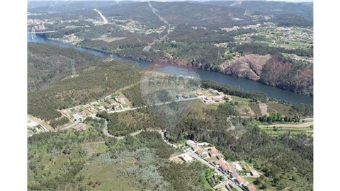 Terreno para Venda em Canedo, Vale e Vila Maior