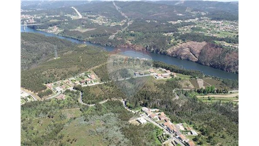Terreno para Venda em Canedo, Vale e Vila Maior Foto 7