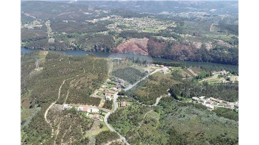 Terreno para Venda em Canedo, Vale e Vila Maior Foto 8