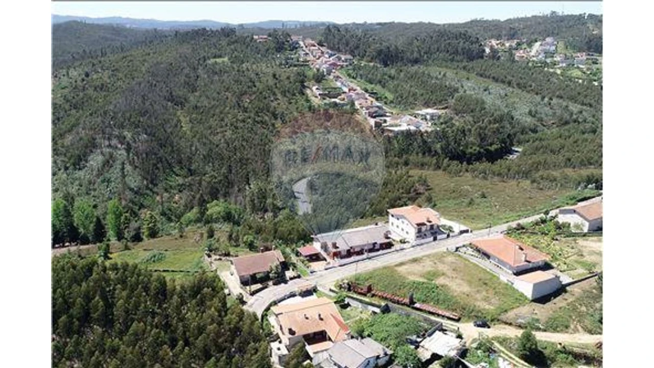Terreno para Venda em Canedo, Vale e Vila Maior Foto 3