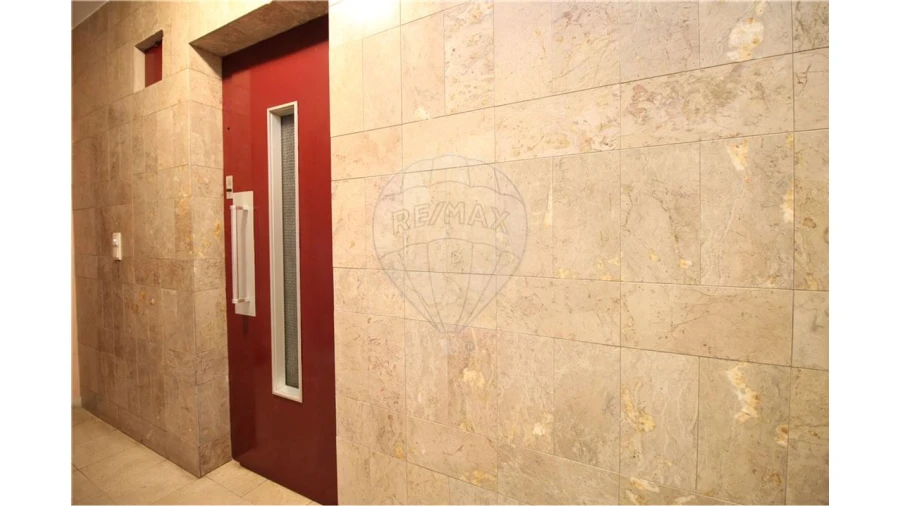 Apartamento T1 para Venda em Cedofeita, Santo Ildefonso, Sé, Miragaia, São Nicolau e Vitória Foto 2
