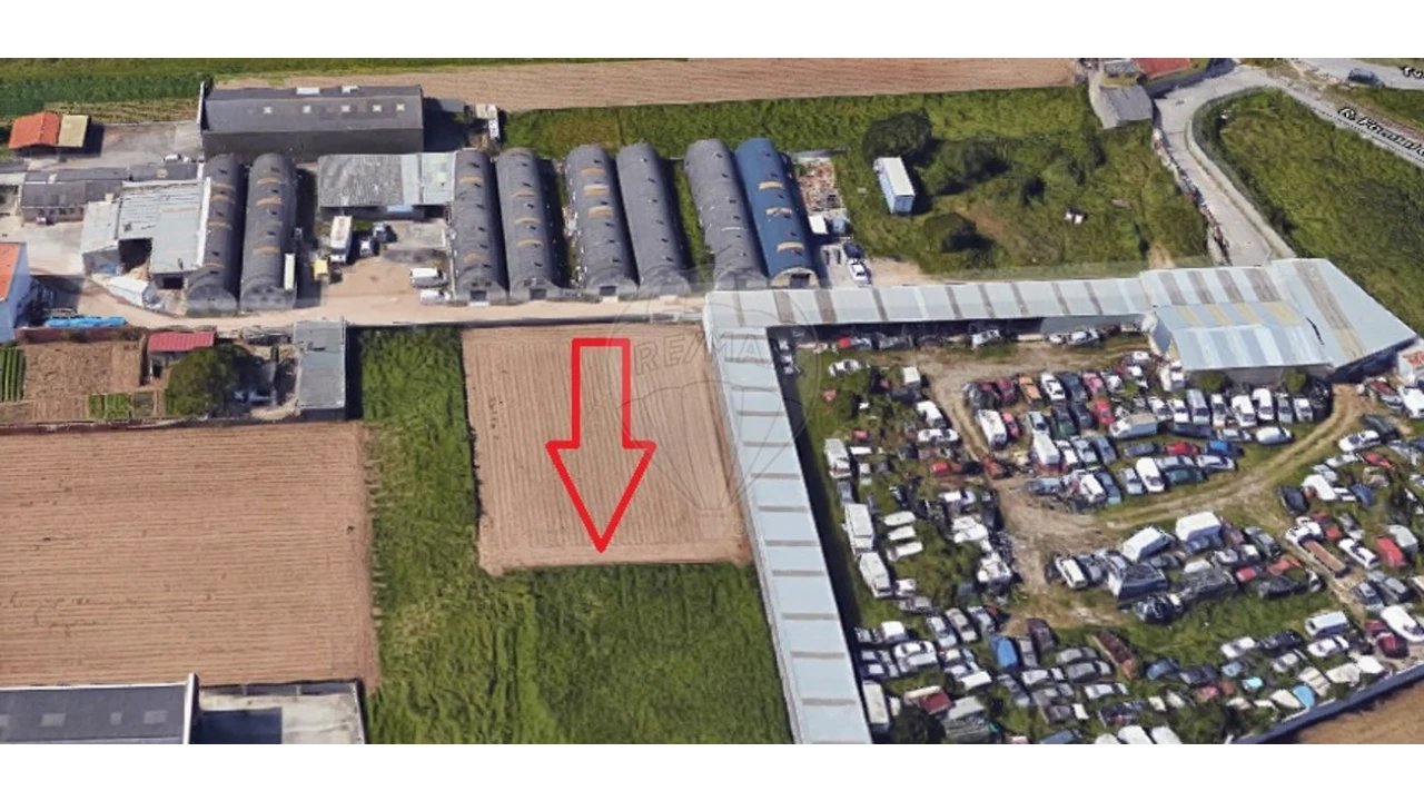 Terreno para Venda em Silvalde Foto 3