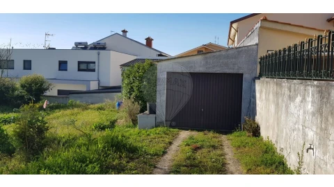 Terreno para Venda em Anta e Guetim
