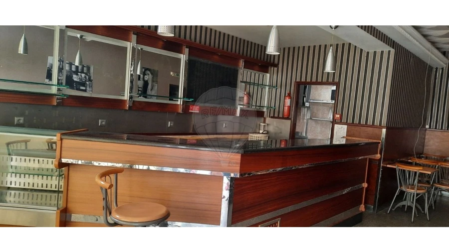 Loja para Venda em Santa Maria de Lamas Foto 4