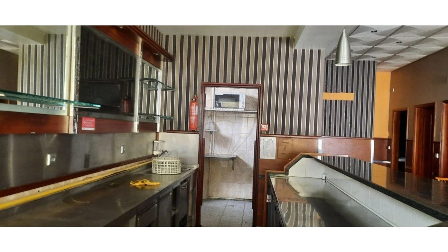 Loja para Venda em Santa Maria de Lamas Foto 5