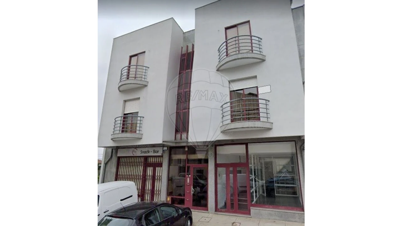 Loja para Venda em Santa Maria de Lamas Foto 1