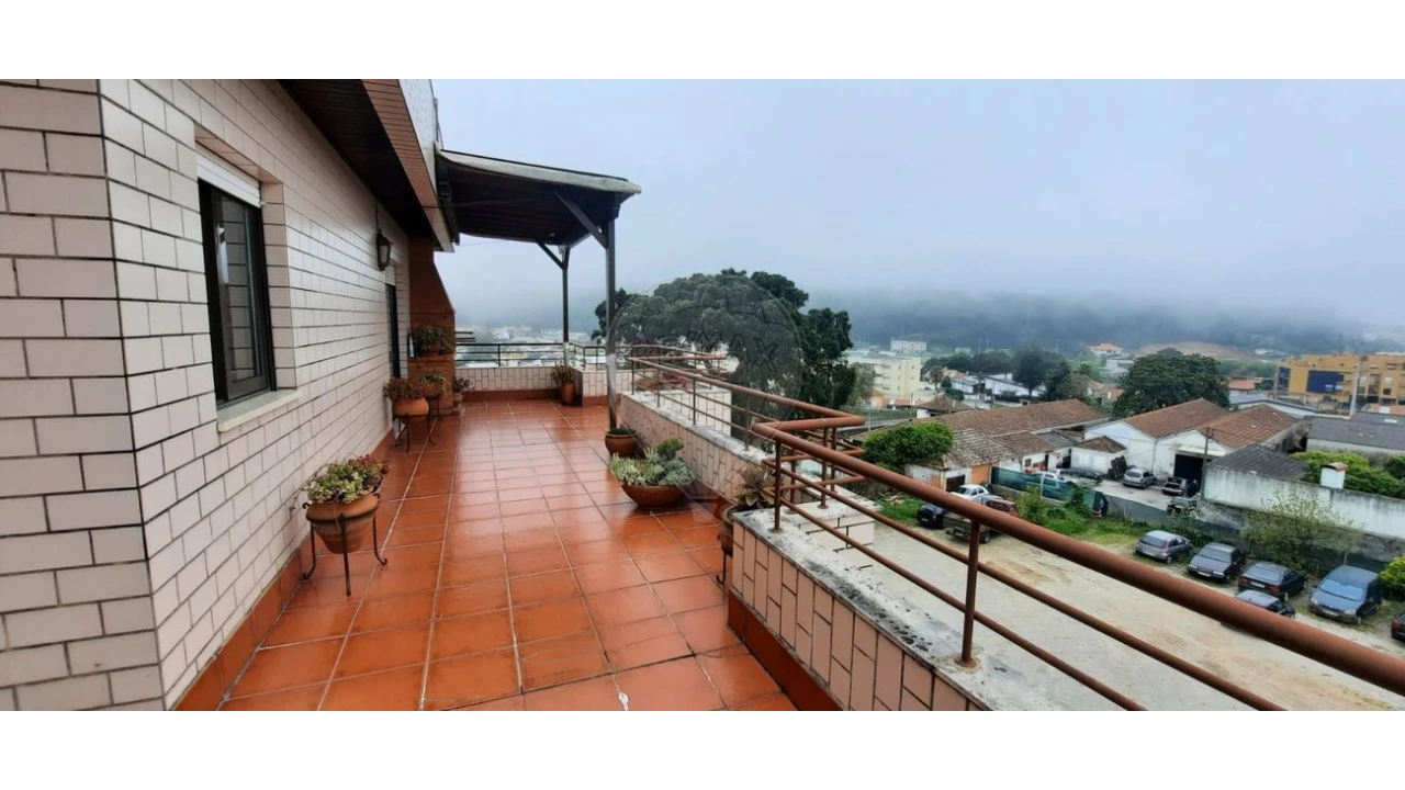 Apartamento T4 para Venda em Santa Maria de Lamas Foto 12