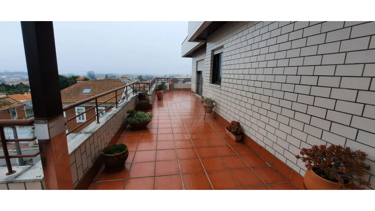 Apartamento T4 para Venda em Santa Maria de Lamas Foto 7