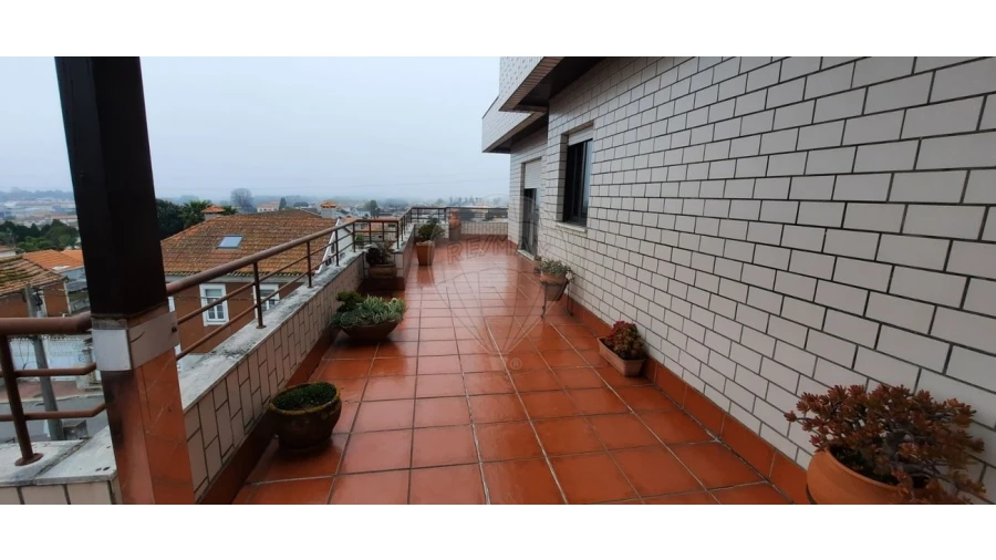 Apartamento T4 para Venda em Santa Maria de Lamas Foto 7