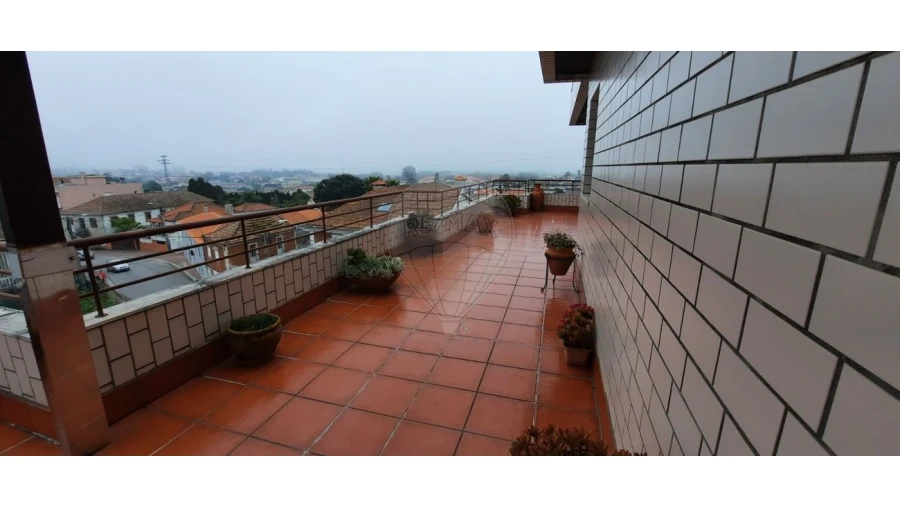Apartamento T4 para Venda em Santa Maria de Lamas Foto 9
