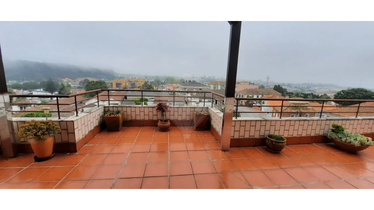 Apartamento T4 para Venda em Santa Maria de Lamas Foto 8