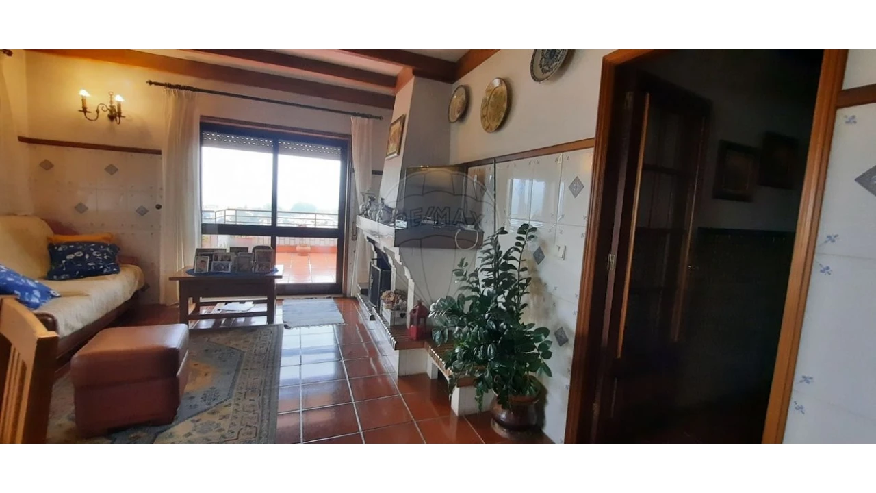 Apartamento T4 para Venda em Santa Maria de Lamas Foto 10