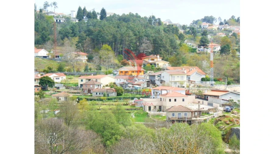 Moradia T2 para Venda em Borbela e Lamas de Olo Foto 2