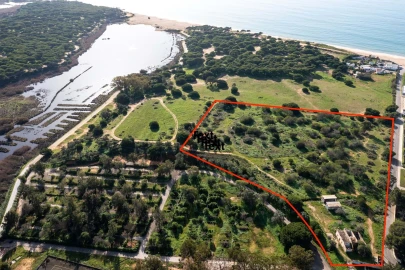 Terreno para Venda em Quarteira