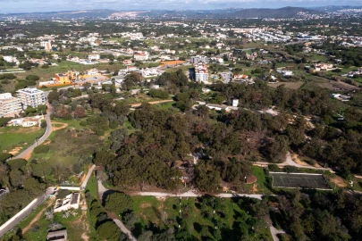 Terreno para Venda em Quarteira