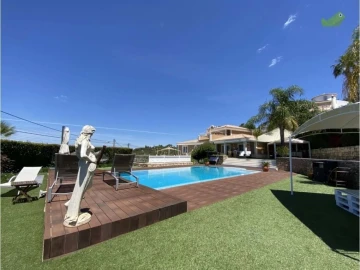 Moradia T5 para Venda em Loule (São Clemente)