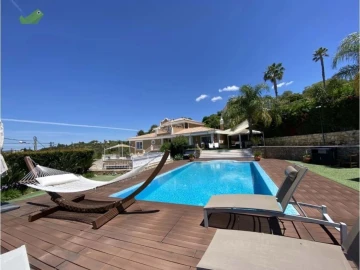 Moradia T5 para Venda em Loule (São Clemente)