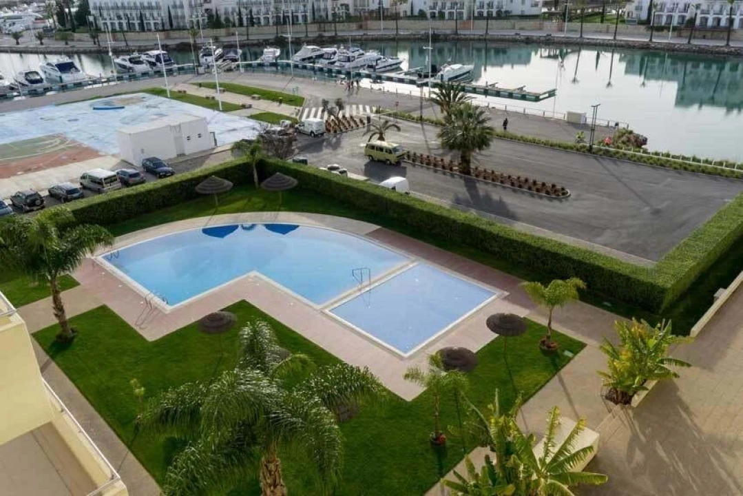Apartamento T3 para Venda em Quarteira Foto 10