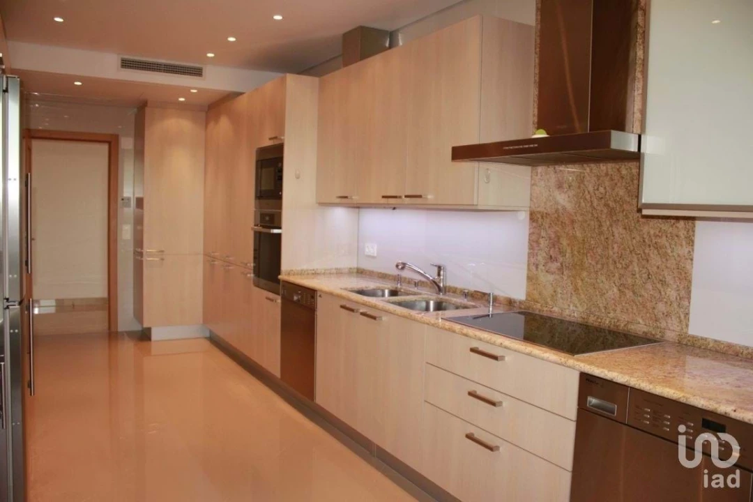 Apartamento T3 para Venda em Quarteira Foto 5