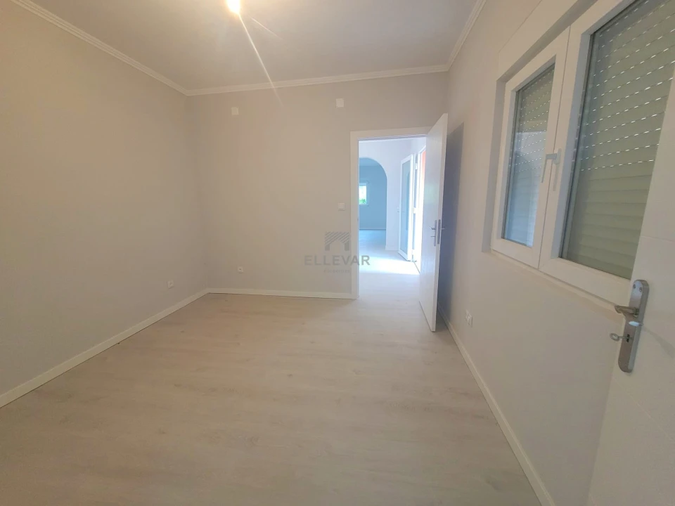 Moradia T3 para Venda em Arco da Calheta Foto 12
