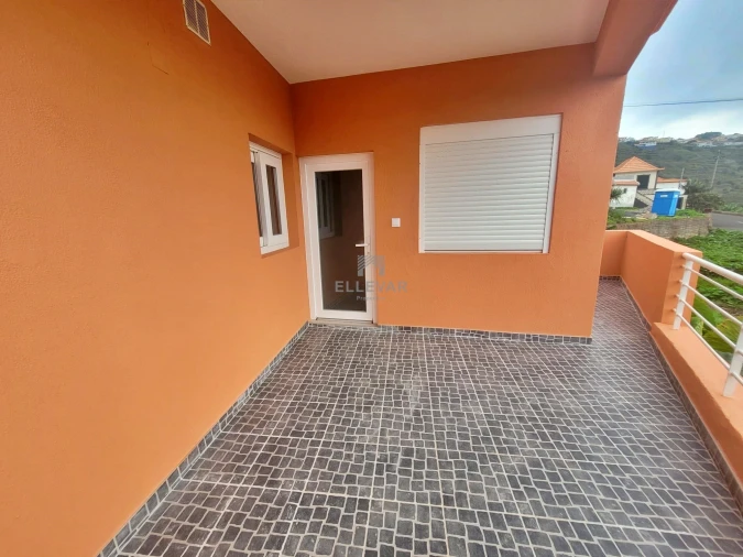 Moradia T3 para Venda em Arco da Calheta Foto 4