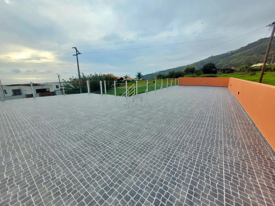 Moradia T3 para Venda em Arco da Calheta Foto 5