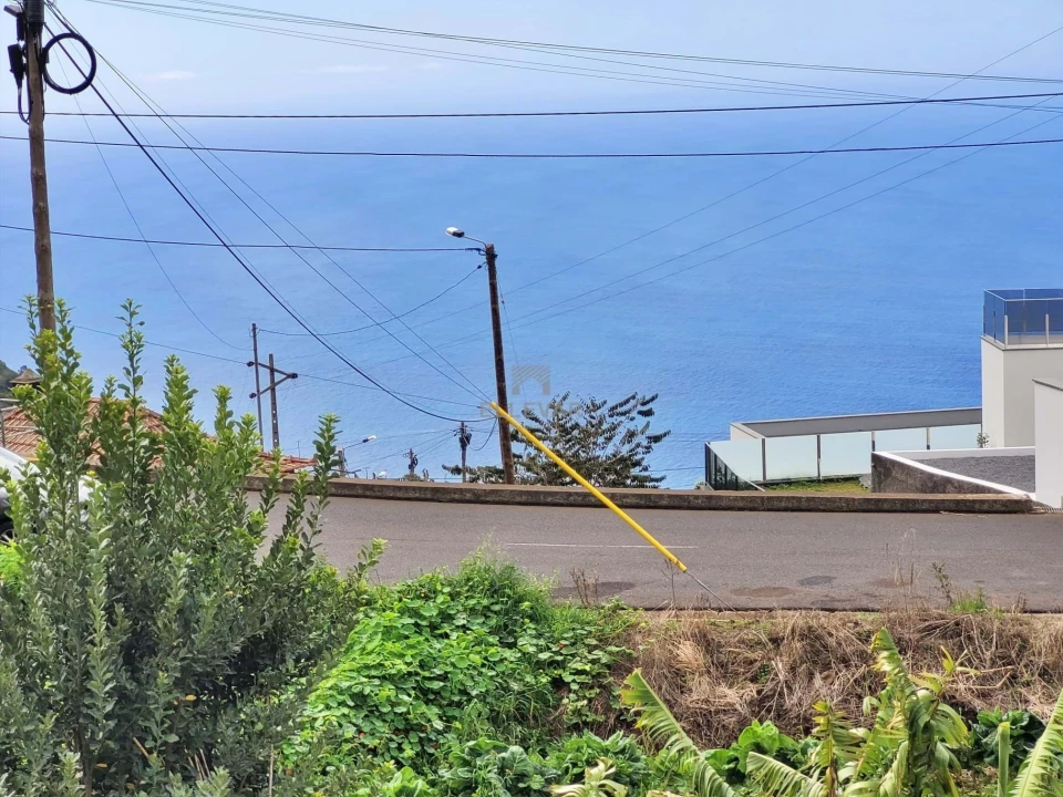 Moradia T3 para Venda em Arco da Calheta Foto 3
