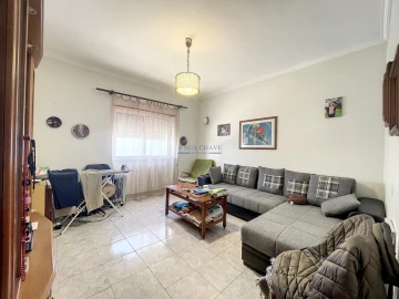 Moradia T5 para Venda em Corroios