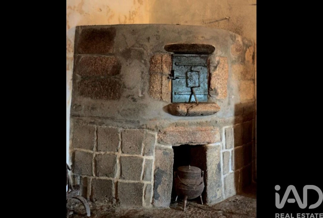 Moradia T14 para Venda em Vilarinho dos Freires Foto 16