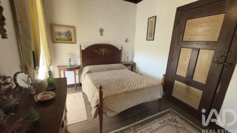 Moradia T14 para Venda em Vilarinho dos Freires