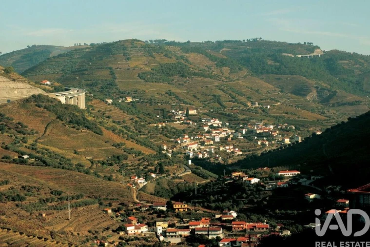 Moradia T14 para Venda em Vilarinho dos Freires Foto 19