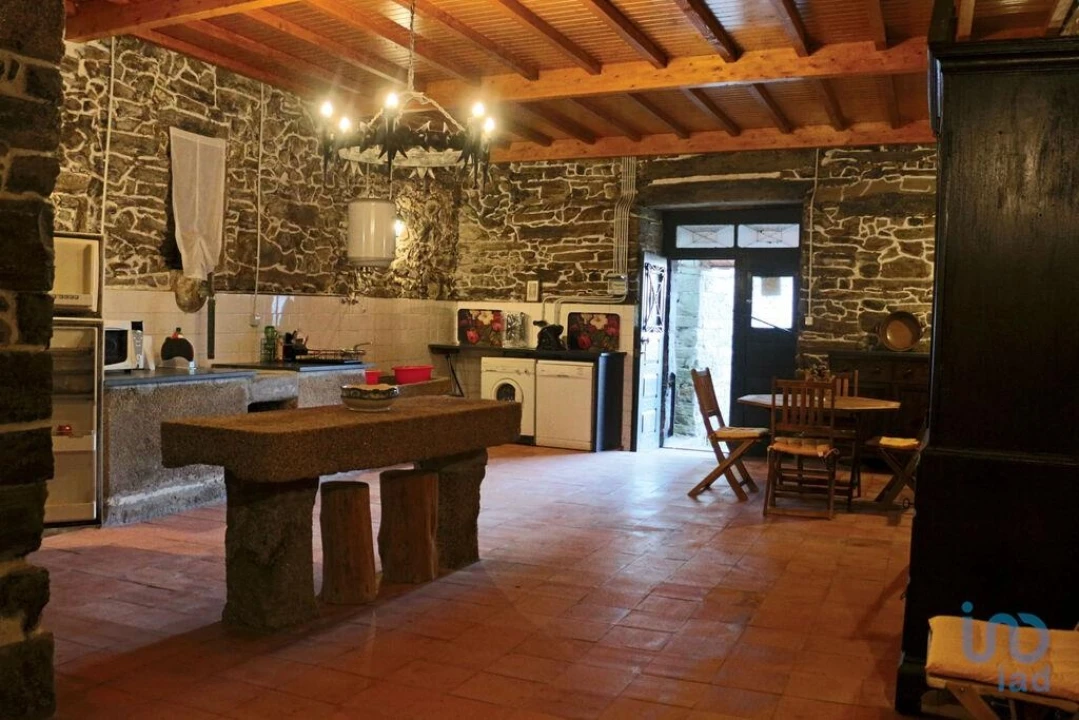 Moradia T14 para Venda em Vilarinho dos Freires Foto 15