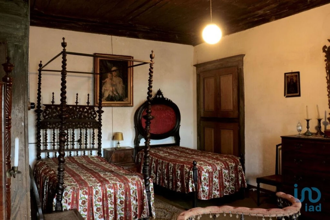 Moradia T14 para Venda em Vilarinho dos Freires Foto 11