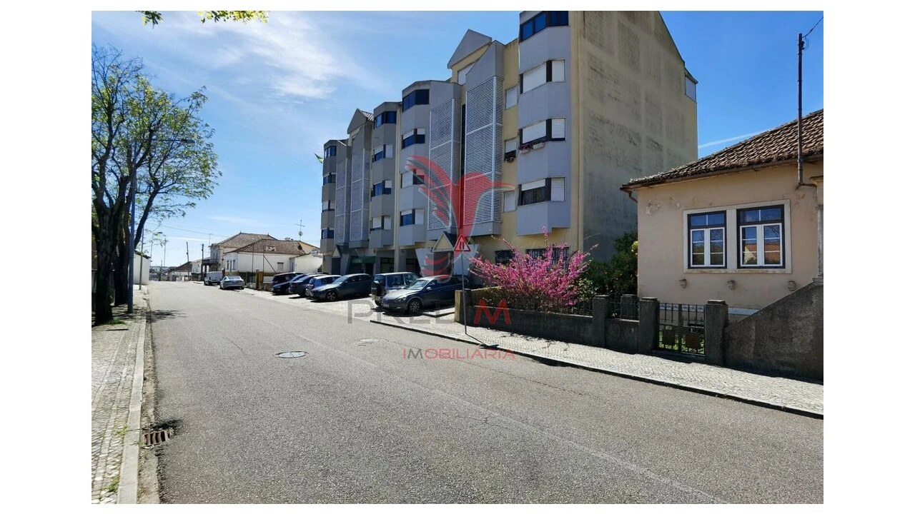 Apartamento T2 para Venda em Alcanena e Vila Moreira Foto 1