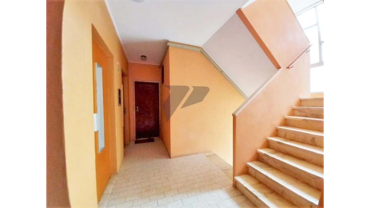 Apartamento T2 para Venda em Odivelas Foto 3