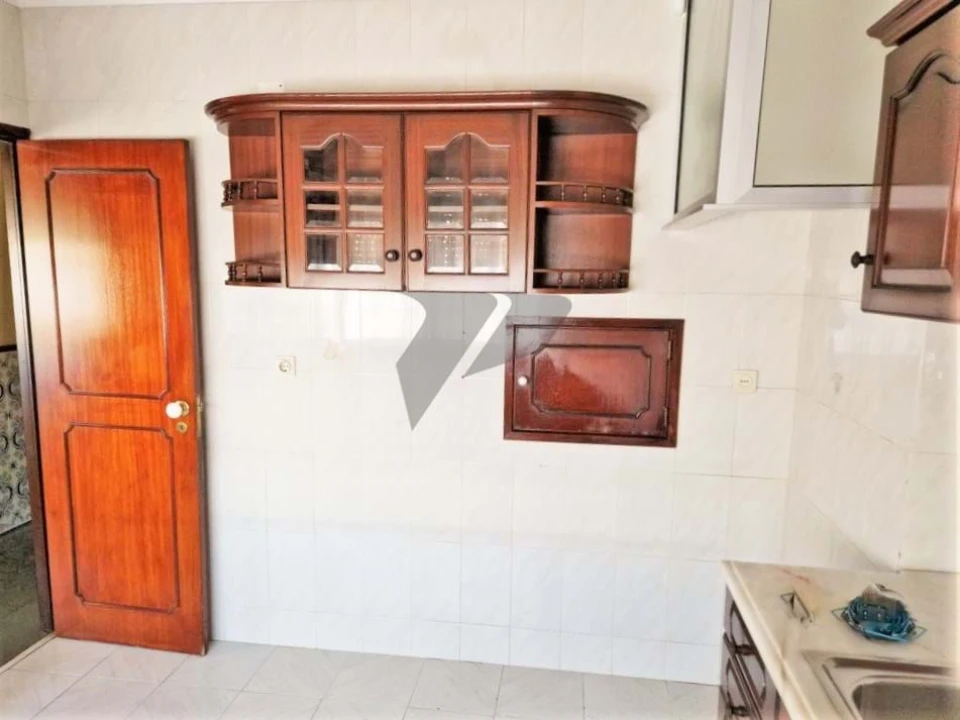 Apartamento T2 para Venda em Pontinha e Famões Foto 9