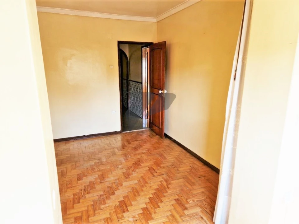 Apartamento T2 para Venda em Pontinha e Famões Foto 16