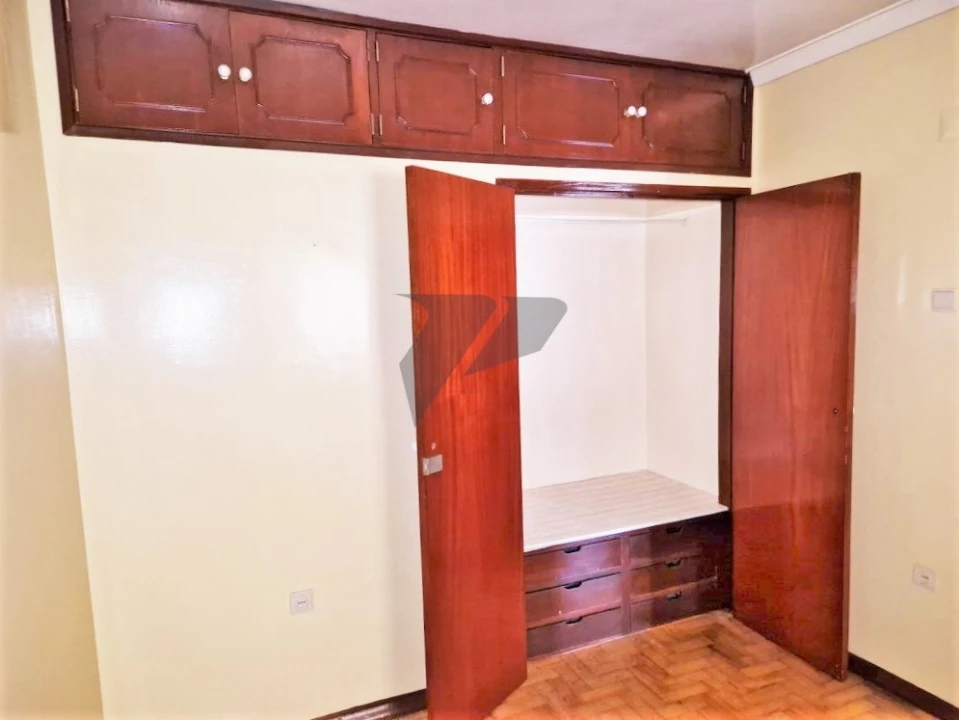Apartamento T2 para Venda em Pontinha e Famões Foto 21