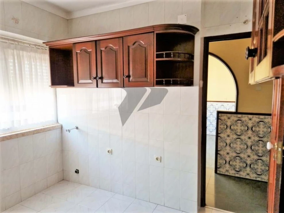 Apartamento T2 para Venda em Pontinha e Famões Foto 10