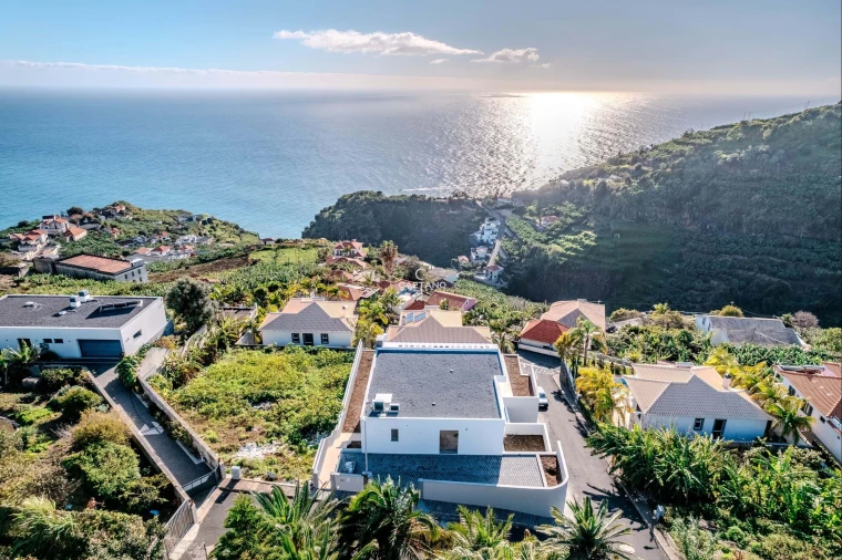 Moradia T4 para Venda em Ponta do Sol Foto 4