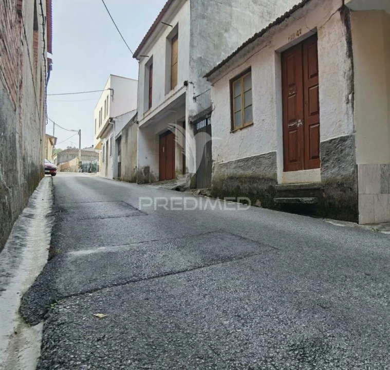 Moradia T2 para Venda em Amiais de Baixo Foto 5