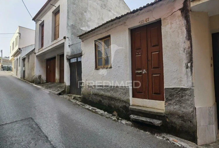 Moradia T2 para Venda em Amiais de Baixo Foto 2