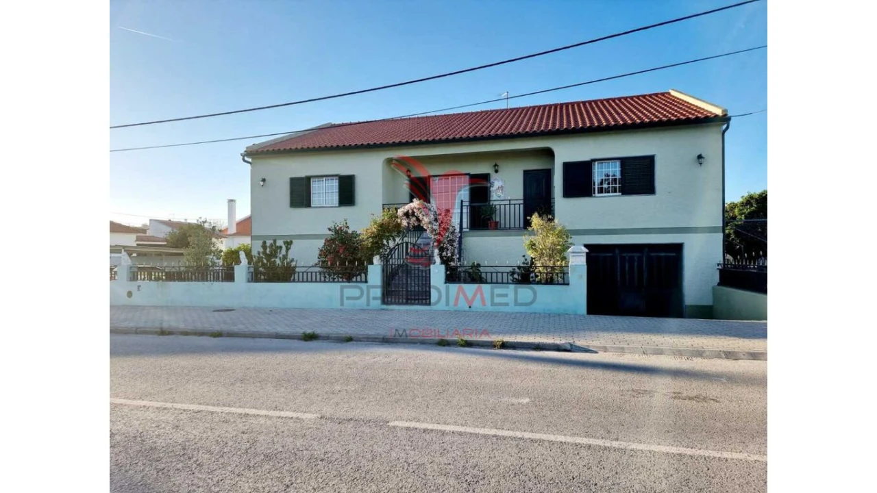 Moradia T5 para Venda em Vendas Novas Foto 1