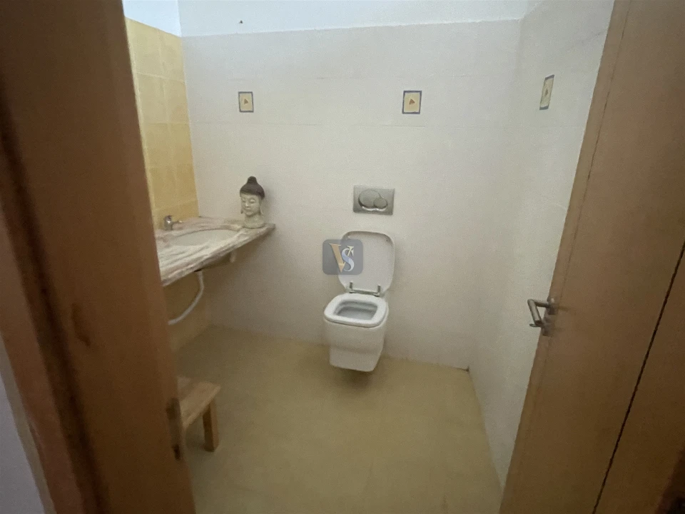 Moradia T3 para Venda em Quelfes Foto 30