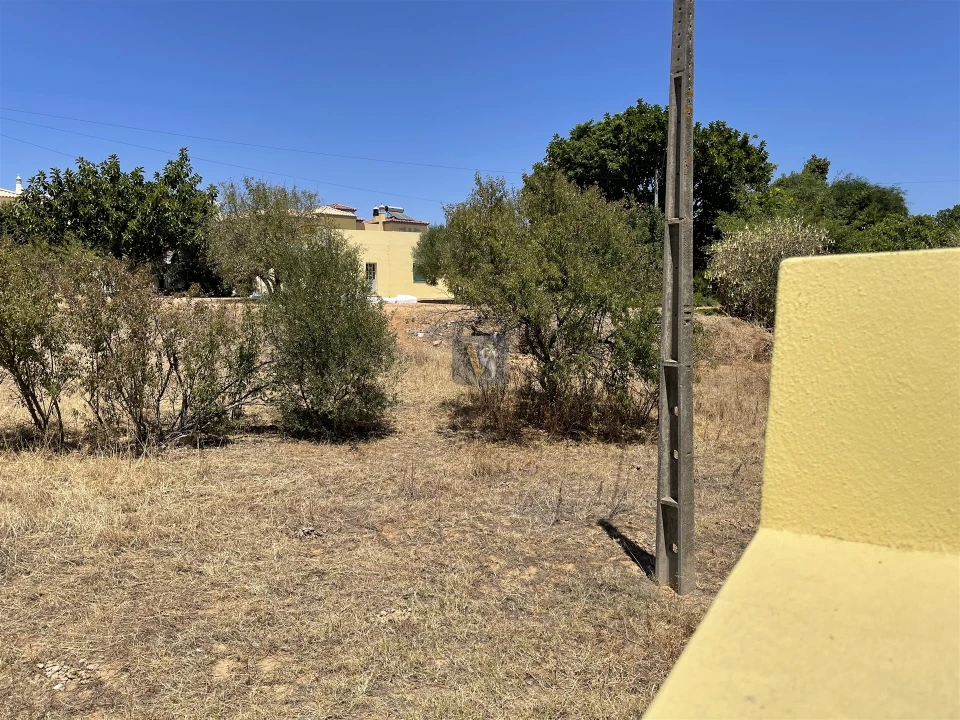 Moradia T3 para Venda em Quelfes Foto 44