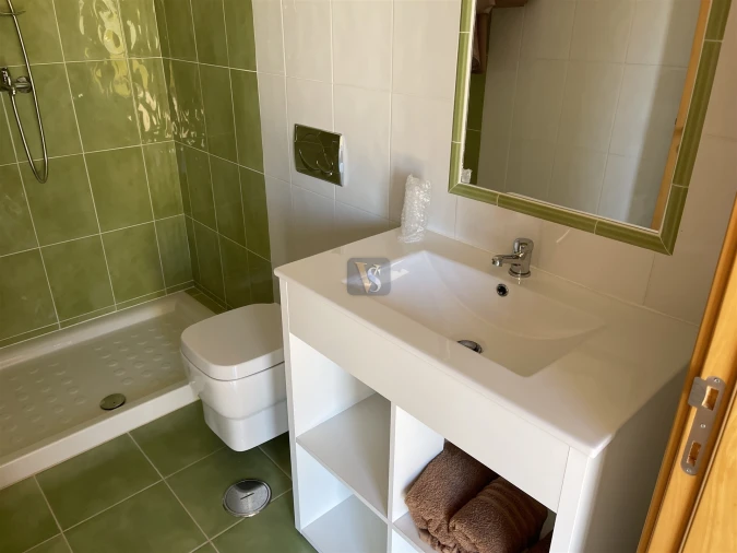 Moradia T3 para Venda em Quelfes Foto 32
