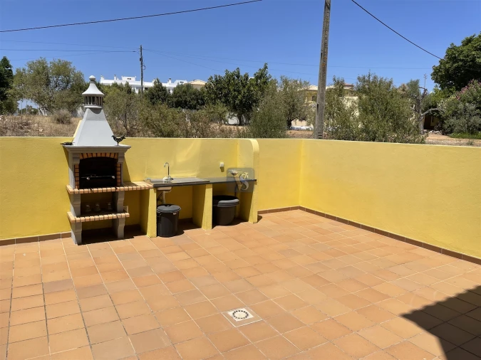Moradia T3 para Venda em Quelfes Foto 10