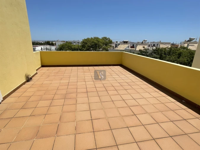 Moradia T3 para Venda em Quelfes Foto 41