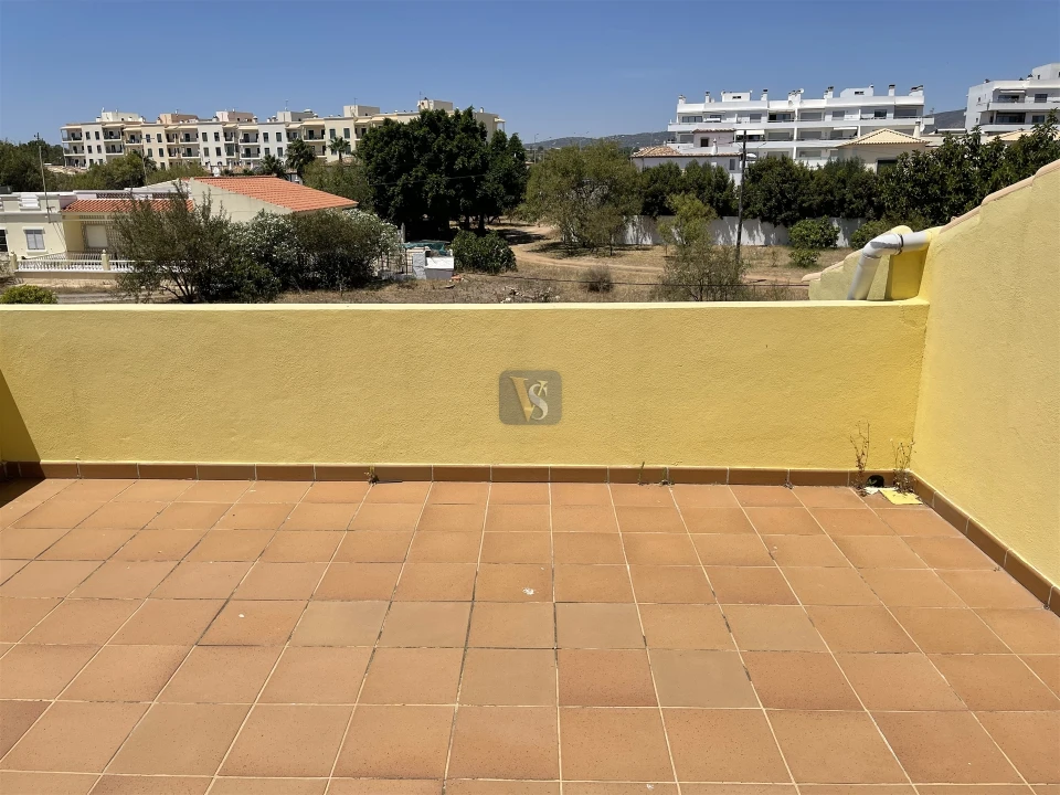 Moradia T3 para Venda em Quelfes Foto 42